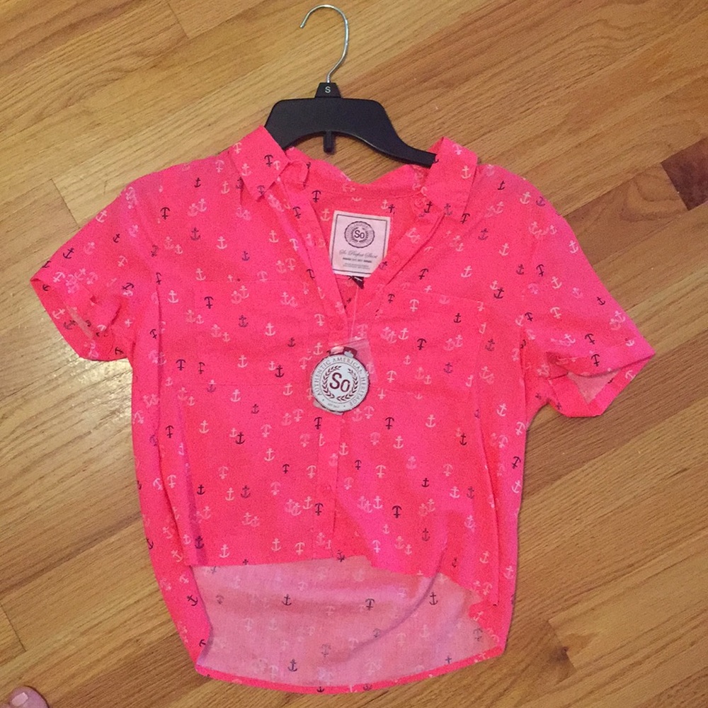 SO Pink Anchor print crop top!